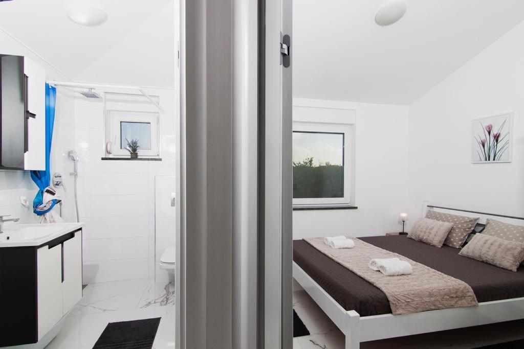 Talic Apartament *